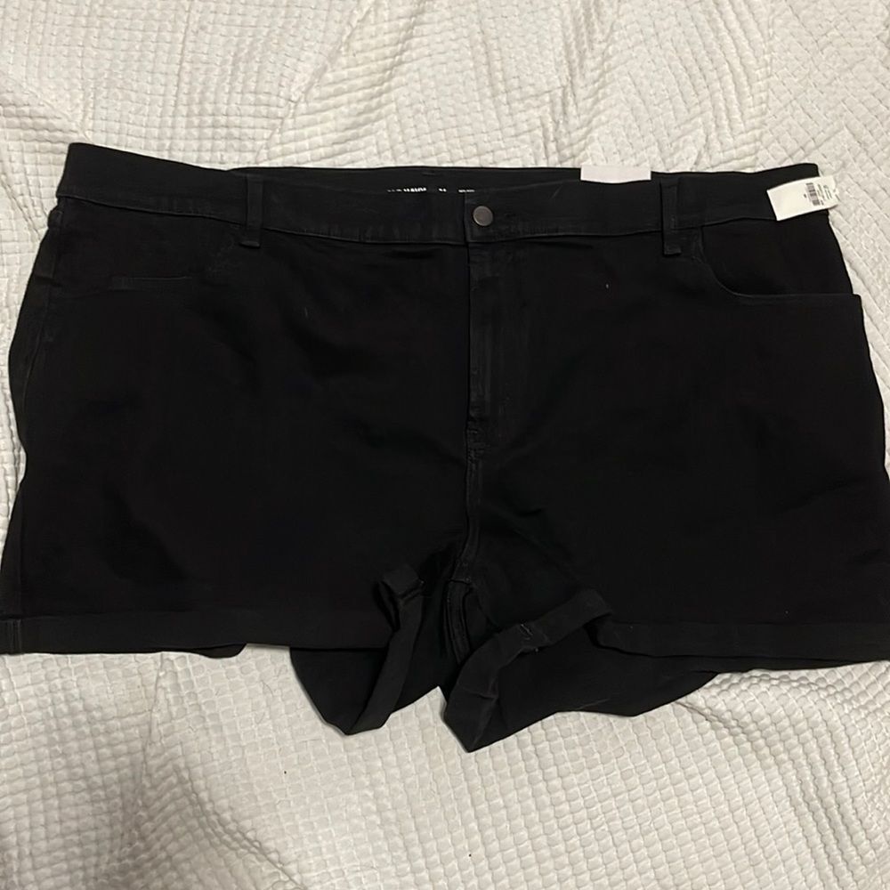NWT- Old Navy -24+. Super Skinny Mid Rise 3” Inseam Denim Short